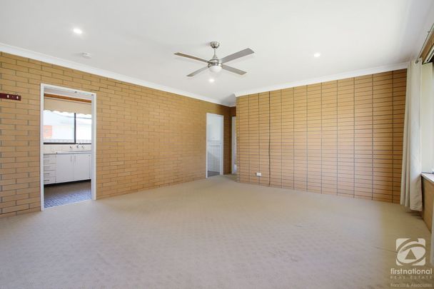 2/552 Comans Avenue, Lavington - Photo 1