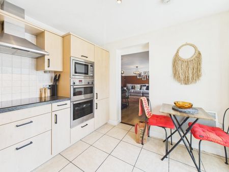 Trevelyan Court, Windsor, Berkshire,SL4 - Photo 4