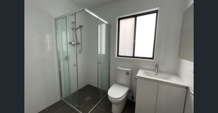 5 Bedroom Double Garage Family House with Independent granny flat - Photo 5