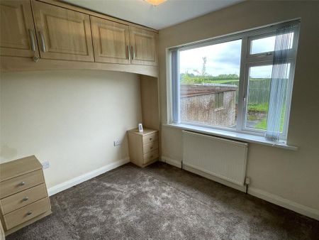 2 bedroom bungalow to rent - Photo 2