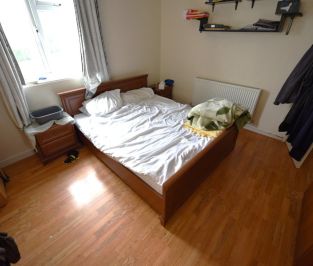 2 bedroom Flat in Whincover Drive, Leeds - Photo 5