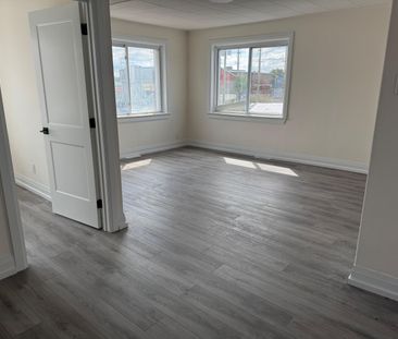 For Lease - 874 Clyde Avenue Unit# 1, McKellar Heights - Glabar Par... - Photo 3