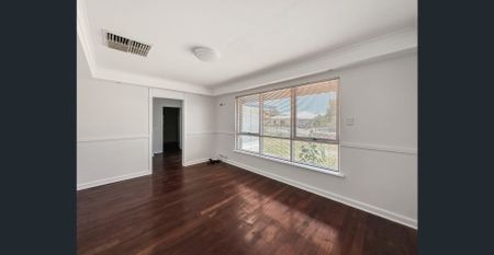 Re-listed - Be Quick! Spacious 3-Bedroom Home in Prime Kelmscott Location! - Photo 5