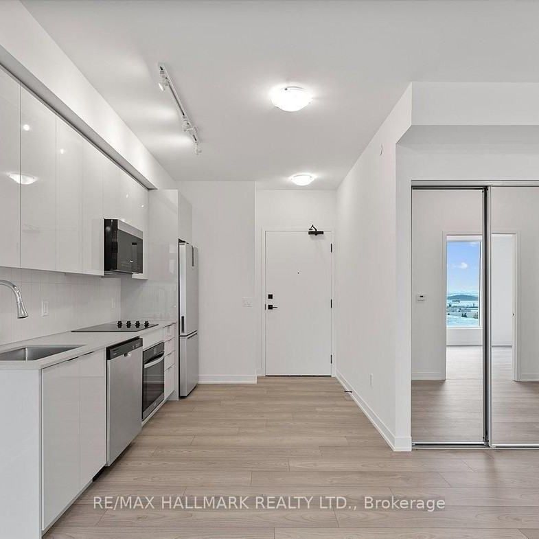 8 Interchange Way condo — Vaughan, ON (1-Bedroom) - 1 Bedroom - Photo 1