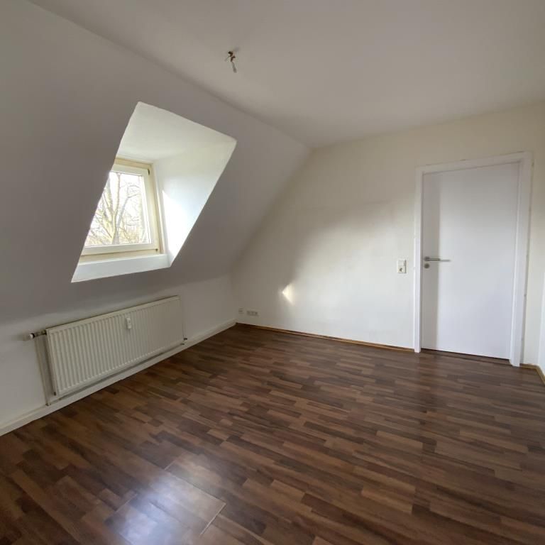 Süße Dachgeschosswohnung auf der Karthause - Photo 1