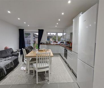 5 bedroom semi-detached house to rent - Photo 1