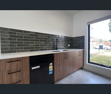 1/34 Storey Road, Reservoir, Vic 3073 - Photo 2