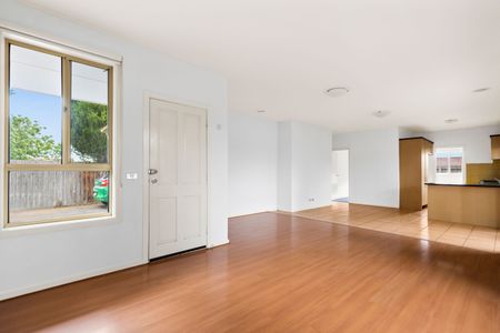 3 Bedroom Spacious Home! - Photo 3