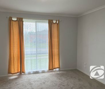 GREAT FAMILY HOME! - Photo 5
