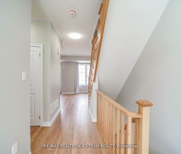 For Lease - 13 Hallmark Way, Whitby, Ontario - Photo 6