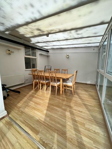 Warner Street - Photo 5