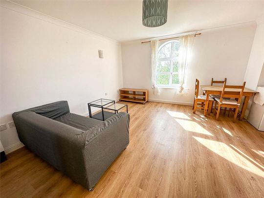 2 bedroom flat to rent - Photo 1