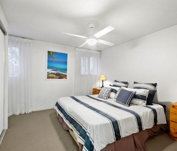 3 BEDROOM 2 BATHROOM TWO STOREY APARTMENT - Photo 2