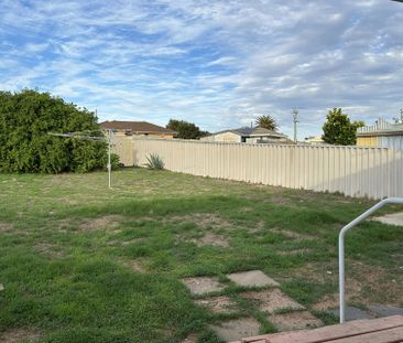 8 Oleander Crescent - Photo 3