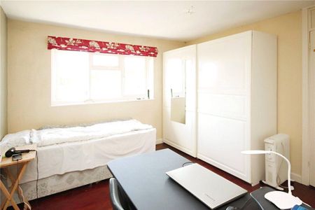 3 bedroom maisonette to rent - Photo 4