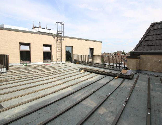 DACHTERRASSE + BÜRO IN NEUBAU-TRADITIONS-LIEGENSCHAFT - Photo 1