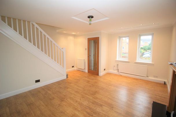 3 bedroom terraced house to rent - Photo 1