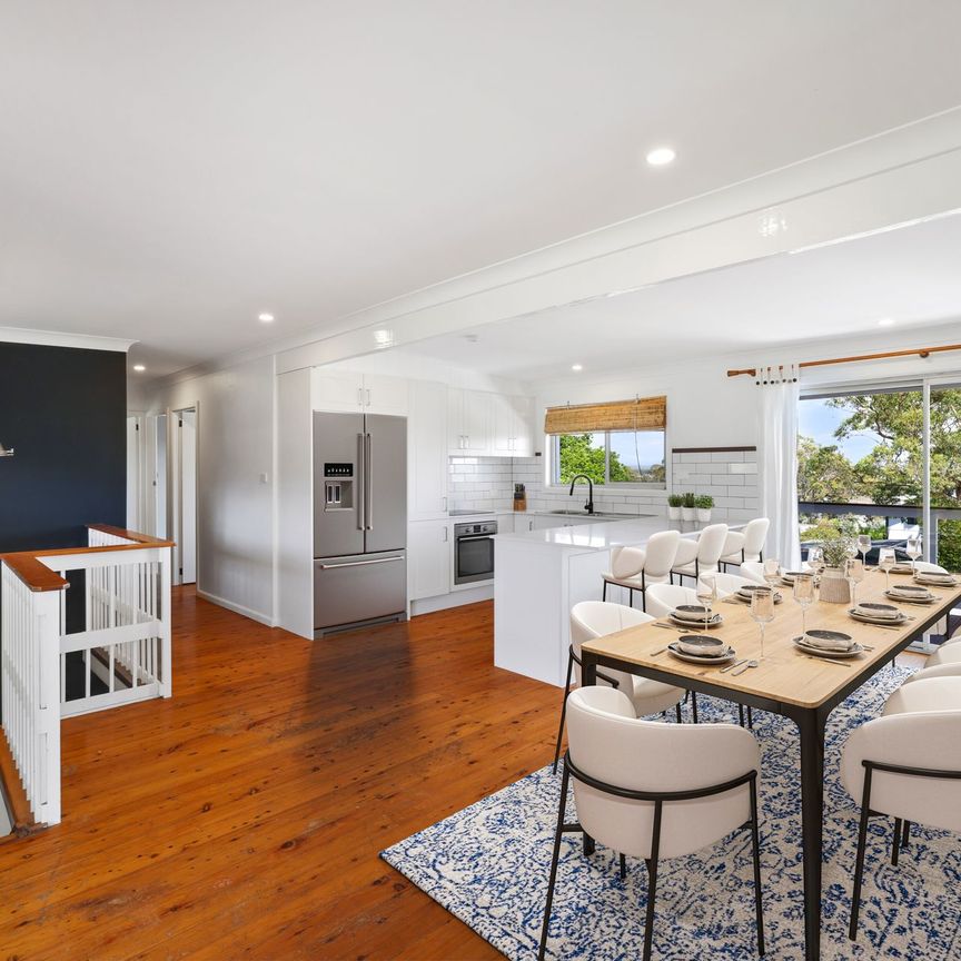 Large Family Home - Offering 4 Bedrooms, 2 Bathrooms, Large Bay Garage - Photo 1