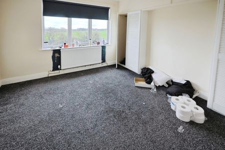 3 bedroom House To Let Total Size: 1174 SQ FT - Photo 2