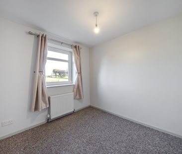 Newall Carr Road, Newall With Clifton, LS21 2HD - Photo 4