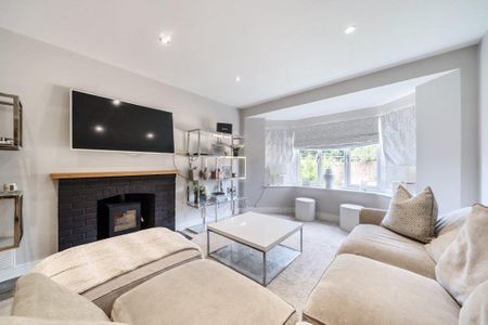 Mayfields, Sindlesham, Wokingham, RG41 - Photo 2