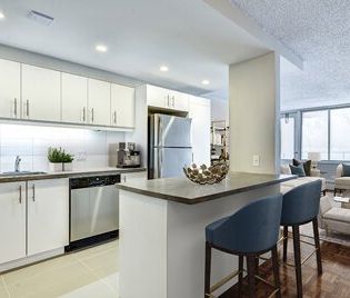 5 1/2 (3 Bedroom Penthouse) Renovated - 4858 Chemin De La Côte-des-... - Photo 2