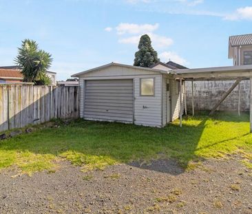 Freshly updated 3 bedroom home in prime Papatoetoe location! - Photo 6