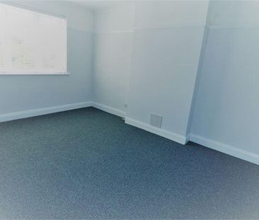 3 bedroom apartment to rent - Photo 4