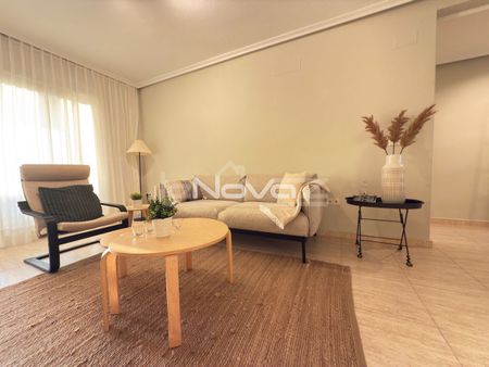 Noble luxury. Two bedroom apartment in a quiet urbanization overlooking the sea and golf cour - Photo 3