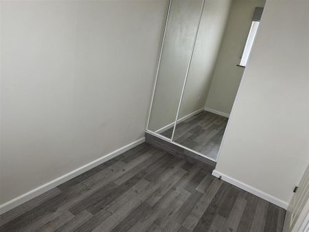 2 bedroom semi-detached house to rent - Photo 4