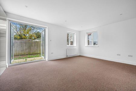 3 bedroom detached house to rent - Photo 2