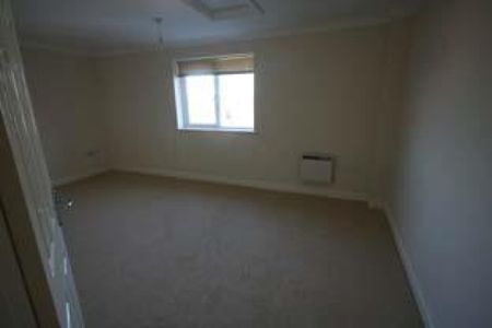 2 bedroom Flat To Let Total Size: 636 SQ FT - Photo 4