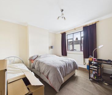 4 bedroom flat to rent - Photo 3