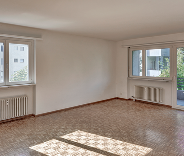 Grosszügige 3-Zimmer-Wohnung mit Blick ins Grüne - Photo 4