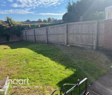 3 bedroom semi-detached house to rent - Photo 4