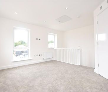 2 bedroom townhouse to rent - Photo 3