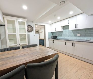 St. Giles Street - Photo 4