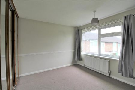 2 bedroom end of terrace house to rent - Photo 3