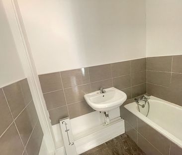 Location Appartement 5 pièces 94m² - Photo 4