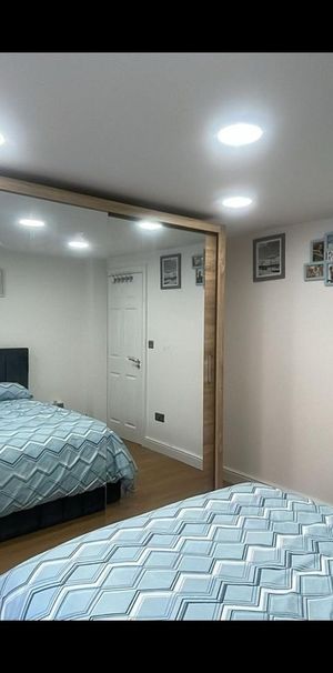 2 Bed Flat, Empress Avenue, IG1 - Photo 1