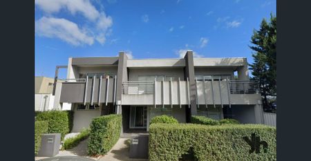 Sitting pretty in Pascoe Vale, 3,2,2 - Photo 5