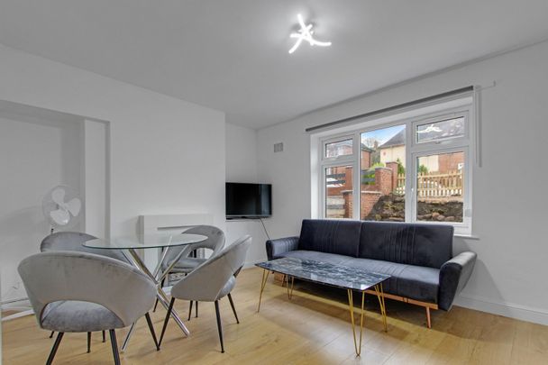 3 Bed Terraced House, Leybourne Drive, NG5 - Photo 1