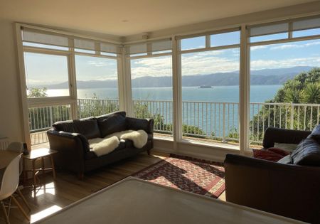 Family Residence, Nestled into the Hillside with Harbour Views - Photo 2