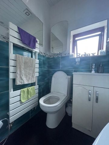 5 Bed Terraced House, Clacton Road, E6 - Photo 5