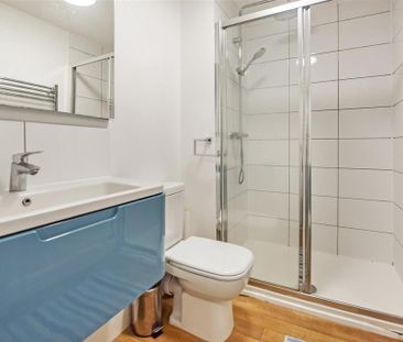 1 bedroom in a house share to rent - Photo 3