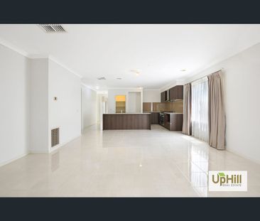 42 Fieldstone Crescent, Cranbourne North, Vic 3977 - Photo 5