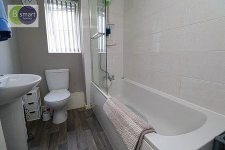 2 bedroom semi-detached house to rent - Photo 5