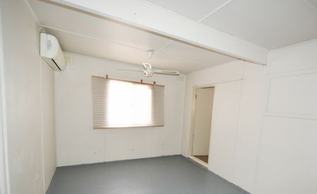 Coastal 2 bedroom, 2 bathroom Home - Photo 3