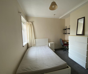 4 bedroom terraced house to rent - Photo 2