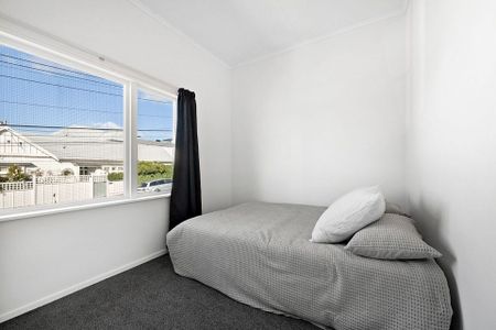 11-Bedroom House for Rent – 58 Thompson Street - Photo 3